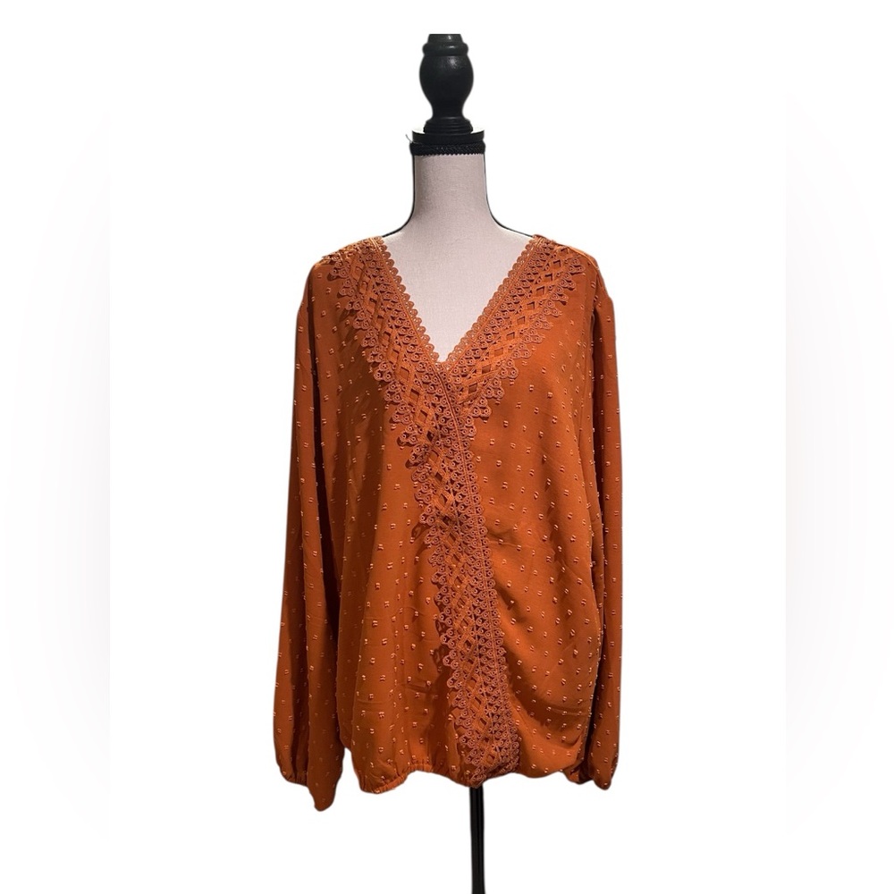 Elegant Lace-Trimmed Blouse in Warm Brown - Picture 3 of 7